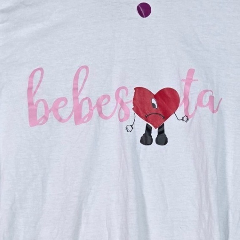 Make Market Graphic Tee Women Medium White Bebesota Bad Bunny Heart Shirt